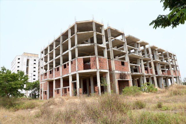 Một thị xã 2 dự án nghìn tỷ 'phơi sương'- Ảnh 2. Một thị xã 2 dự án nghìn tỷ 'phơi sương'- Ảnh 2.