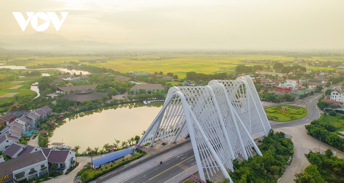 Diện mạo Đông Triều - đô thị trên đường trở thành thành phố thứ 5 của Quảng Ninh- Ảnh 1.